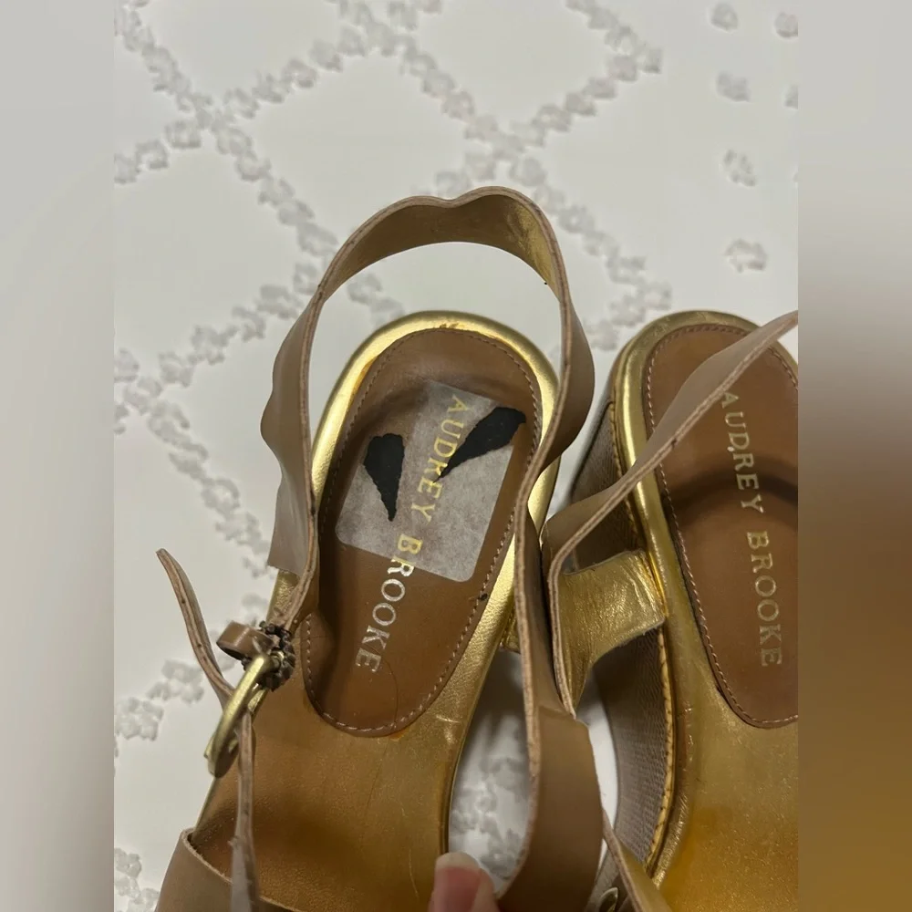 Audrey Brooke never worn